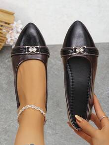 巧克力棕色拼黑色