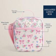 YQQ Itzy Ritzy - Fiambrera para niños pequeños - La lonchera para niños está aislada e incluye soporte para botellas de agua más 2 bolsillos duradera y fácil de limpiar cintas y rosas2179 - Cintasyrosas - Ver 2