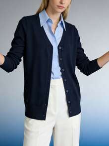 New 2026 V-Neck Cardigan Wool Sweater, Single-Breasted Slim-Fit Cropped Top, A Gentle And Sweet Outerwear Piece For Everyday Commuting, A Slim-Fit Single-Breasted Cropped Jacket, A Versatile And Slimming Top. Korean Style Gentle V-Neck Cardigan Wool Sweater, Slim-Fit Cropped Single-Breasted Top, A Sweet And Versatile Everyday Outerwear Piece. - 海軍藍 - 查看 2