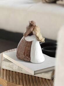 1pc Elegant Resin Horse Sculpture, Hand-Painted Girl Hugging Horse Figurine Decor, Suitable For Horse Lovers, Teens, Girls (No Electricity Required)