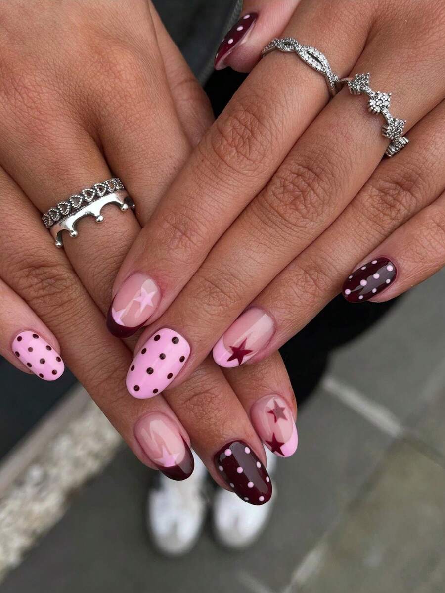 Bộ 24 miếng dán móng tay hình oval ngắn, họa tiết ngôi sao và chấm bi, thiết kế kiểu Pháp, kích thước ngắn, vừa vặn hoàn hảo với móng giả acrylic, bao gồm: 1 gel dẻo và 1 dũa móng, thích hợp cho kiểu móng Pháp dành cho phụ nữ và bé gái sử dụng hàng ngày, dự tiệc và các dịp khác. - Nhiều màu - Xem 1