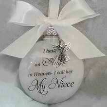 Enfeite de Natal Memorial com Pingente de Anjo e Frase Inspiradora para o Pai, 1 peça. Enfeite personalizado para decoração de Natal e presente. Bola de penas para decoração de Natal. "Um pedaço do meu coração está no céu". Pingente memorial para pendurar na árvore de Natal, presente para mãe, pai, irmã, irmão, avó e avô. - Multicolorido - Ver 21