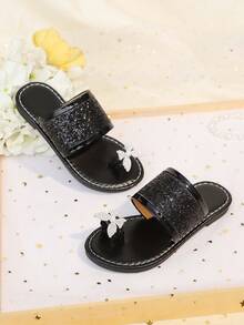 1 đôi dép xăng đan đế bằng màu đen cỡ lớn dành cho bé gái, quai đính đá lấp lánh nhiều màu sắc, chất liệu PU dệt, hở mũi, thiết kế hình bướm, kiểu dép La Mã dễ thương và sang trọng, phù hợp cho bé gái mặc hàng ngày, đi chơi, đi nghỉ mát, dự tiệc, mùa xuân/hè 2025. - màu đen - Xem 8