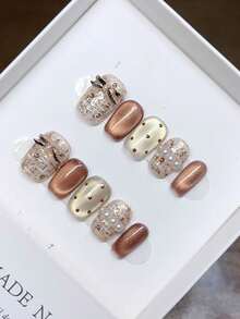 纯手工制作可佩戴美式方形指甲；手绘猫眼美甲，高品质气质简约设计美甲，秋季美甲，全覆盖假指甲，Y2K美甲，独特小众创意假指甲，日常美甲，可爱现代风格美甲，日常使用，可拆卸可重复使用。