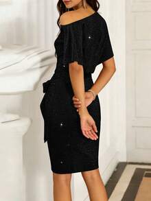 女士优雅斜肩长裙：2026 新款，高弹力，柔软舒适，蝴蝶结肩带宴会款，优雅新年金银丝绸闪耀，露肩斜肩设计，百搭款式，及腰连衣裙，适合外出穿着。 - 黑色 - 查看 2