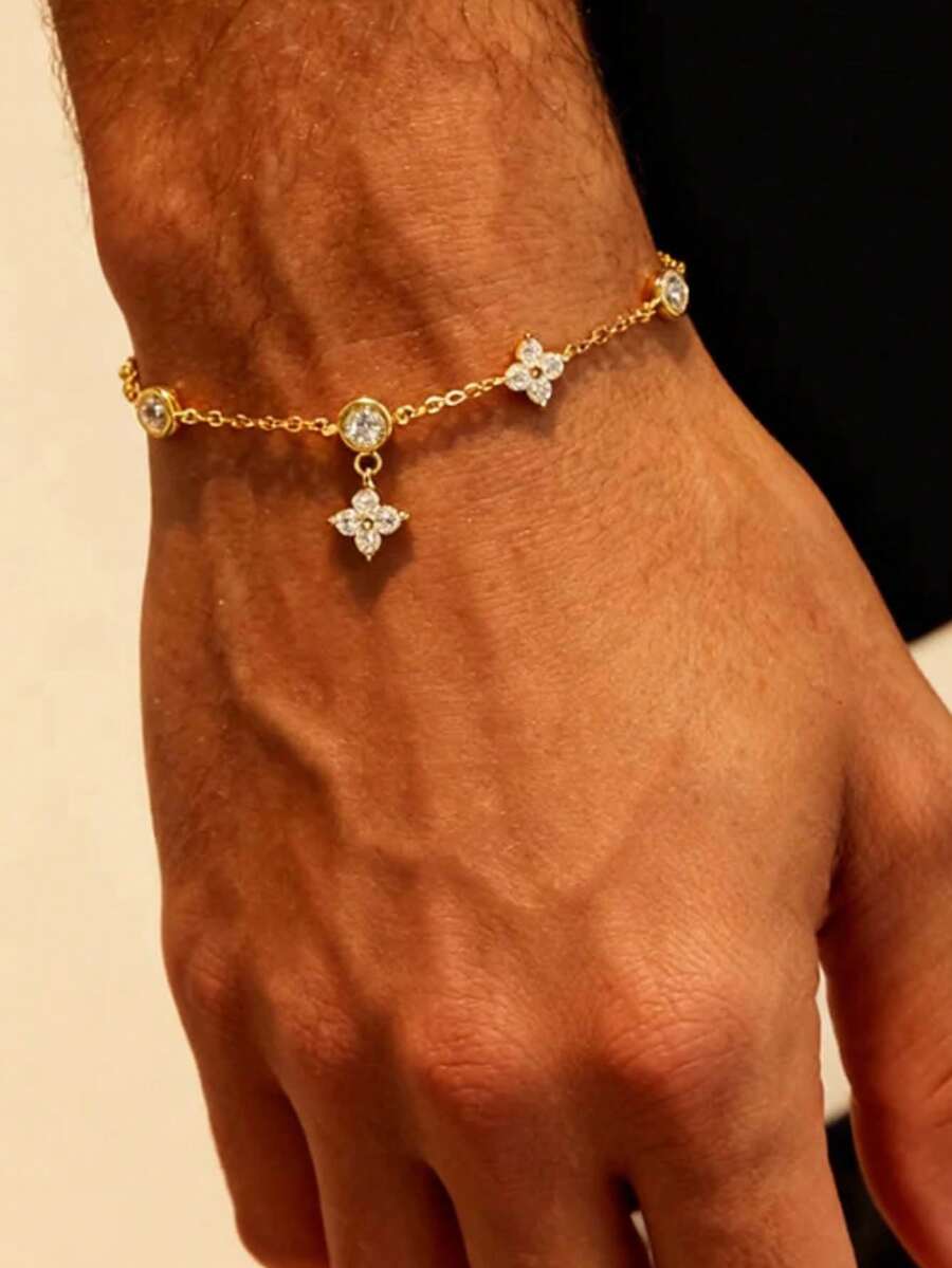 Men's Shiny Zirconia Tennis Chain Bracelet - Four-leaf Clover Pendant In Gold - View 1