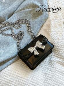 [US-Based Shipping]A New Fashionable Mini Square Bag For Fall And Winter Season, Hardware Bow Decoration, Flap Opening, Metal Double Chain, Small Capacity Lightweight Minimalist Crossbody Bag. Suitable For Women's Daily Life Leisure And Student Use Coin Purse, Fashionable Bow Purse For Women,Mini Shoulder Bag, Handbag, Crossbody Bag,Stylish And Portable, Compact And Practical, The Best Gift Choice,Women's Bow Knot Chain Cross Body Handbag Flap Mini Squared Shoulder Bags,Elegant PU Leather Shoulder Bag For Women With Chain Detail,For Party Wear From Office Commutes To Casual Shopping Trips Elegant,Women's Fall Clothing Winter Clothing Christmas Halloween Gift Pumpkin Skeleton Fall Spider Autumn Velvet Furry Party Fuzzy Plush,Black Purse Purses And Bags Women Tote Bag Bags For Women Silver Purse  Crossbody Bags For Women  Fall Clothes For Women Wallet Shoes Clear Purse Tote Bags For Women Black Bag Clear Bag Purses For Women - màu đen - Xem 12