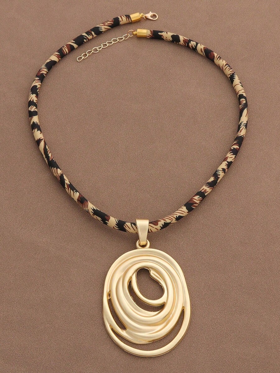 1pc 2025 New Luxury Vintage Leopard Print Rope Necklace, Matte Gold Hammered Floral Pendant Necklace, 18 Inches + 2 Inches Extension Chain, Suitable For Daily Wear - Spiral Swirl - View 1