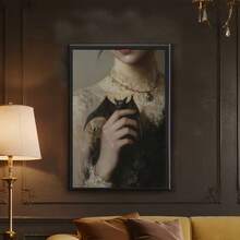 لوحة جدارية بتصميم خفاش بطراز جوتيك قديم بدون إطار، لوحة كانفاس لفتاة تمسك بخفاش بدون إطار، ديكور جداري مناسب للحمام والغرفة والمعيشة والمطبخ والمكتب - هدية مثالية للأصدقاء والعائلة، عيد الحب، رأس السنة، هدية افتتاح المنزل - متعدد الألوان - مشاهدة 4