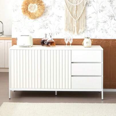1.5m White Modern Minimalist Sideboard, Modern Design, Well-Designed, Verstellbare Einlegeböden, 3 Schubladen, Geeignet Für Küche, Wohnzimmer, Korridor Und Andere Multi-Szene