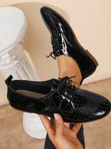 Black Patent Crocodile Embossed Lace-Up Shoes, British Style Low Heel Leather Shoes, Elegant For Holiday, Commute, And Date - Black - View 7