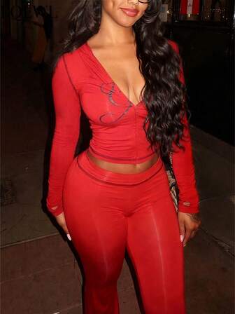 女士休闲印花“女孩”拉链连帽衫和长裤套装，街头风长袖两件套，适合派对和聚会穿着，秋季款