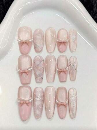 10 piezas de uñas postizas acrílicas hechas a mano con diseño de mariposa, ojos de gato y color rosa, estilo francés. Uñas falsas de forma de ataúd/ovalada media con diseño de puntos de perla y lunares dulces de invierno. Incluye pegamento de gel y lima de uñas. Suministros de manicura DIY, adecuados para bodas, uso diario y viajes.