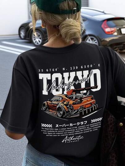 Camiseta de manga corta con cuello redondo, blanca, de estilo casual y minimalista con estampado divertido de coche de carreras, versátil y adecuada para mujeres