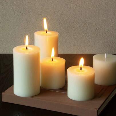 5 białych bezdymnych świec filarowych, czas palenia do 36 godzin, odpowiednie na wesela, do wystroju wnętrz, restauracji, spa i kościołów