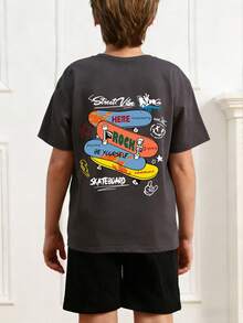 1 件青少年男孩深灰色滑板印花短袖套头 T 恤，适合年轻学生，青少年男孩夏季上衣