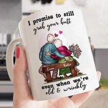Taza de café de cerámica de 325 ml, reutilizable, lavable, sin electricidad, con un divertido diseño que dice "Prometo seguir tocándote el trasero incluso cuando seamos viejos y arrugados", para parejas mayores. Regalos de Navidad para parejas mayores. - Blanco - Ver 1