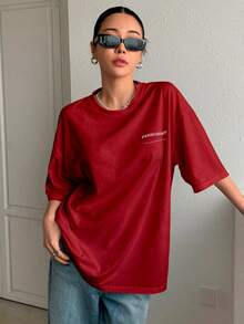 T-Shirt With "Perseverance" Print Lettering. Minimalist, Casual, Modern, Sophisticated, Simple, Basic, Summer, Oversized. - Red - View 4