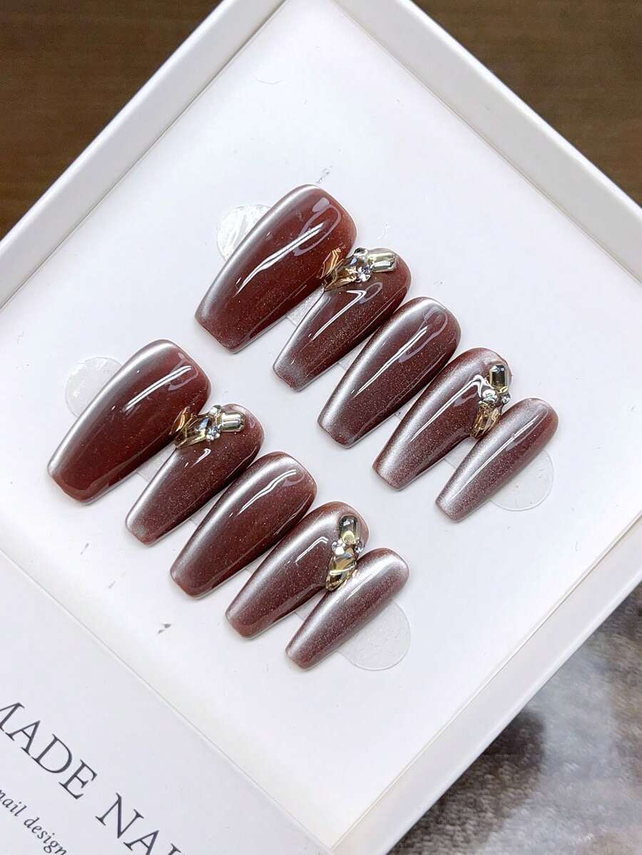 纯手工制作方形美甲贴片，手绘猫眼美甲，高品质简约设计美甲，秋冬美甲，覆盖式假指甲，Y2K美甲，独特小众创意假指甲，日常美甲，可爱现代风格美甲，日常佩戴，可拆卸可重复使用美甲用品，手工按压式美甲贴片