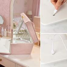 JewelryStorageBoxLEDMirror 这款四层LED化妆镜配备珠宝宝石收纳空间和内置照明。它拥有三种照明模式、触控功能、便携式支架和可折叠的紧凑型镜框。内置1000mAh可充电电池，是一款便携式LED化妆镜，非常适合旅行携带。它是送给女性的理想礼物，也是情人节和母亲节的完美之选。 - 彩色 - 查看 12