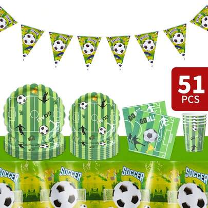 一套草坪足球花瓣造型一次性餐盘、餐巾纸、杯子、桌布和三角旗，可供8位客人使用，适合生日、婚礼、主题派对、家庭野餐等场合。