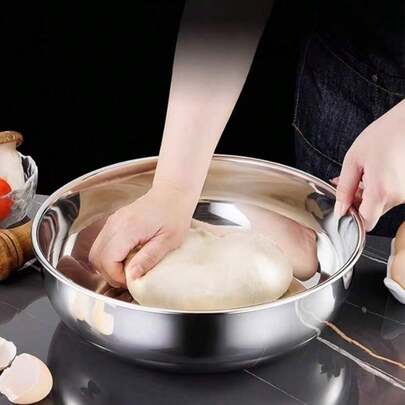 1个不锈钢碗，适用于搅拌、烹饪、烘焙、食品准备等多种用途，是理想的厨房必备品，也可作为洗碗盆、水果碗、面条碗使用，是一款多功能厨房碗和烘焙搅拌碗。