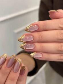 用这款24件套手工美甲套装升级你的造型！杏仁形3D凝胶美甲，金色法式尖头，中等贴合度，完美粘合，亚克力假指甲套装，包含：1片果冻凝胶和1把指甲锉。金色法式尖头美甲，金色指甲，适合女性日常工作、节日派对和其他场合。美甲用品 - 彩色 - 查看 3