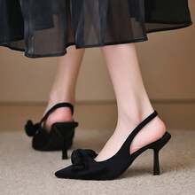 Zapatos de tacón para mujer Tacones altos estilo francés Novedades de temporada Zapatos versátiles y modernos para mujer Sandalias de punta afilada con una sola correa y lazo grande estilo francés Tacones altos Tacones de aguja de color liso A la moda - Negro - Ver 2