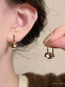 1对可爱卡通腊肠犬耳环，适合日常佩戴