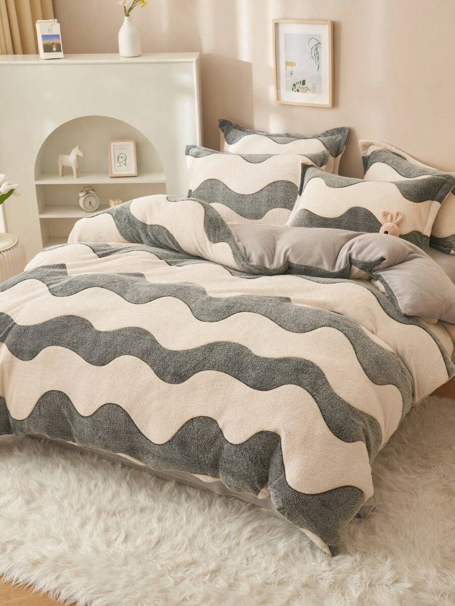 1pc Snowflake Fleece Cow Print Cartoon Pattern Pink Duvet Cover, Warm & Reversible For Bedroom Bedding, Autumn/Winter (Does Not Include Comforter) - Light Grey - View 1