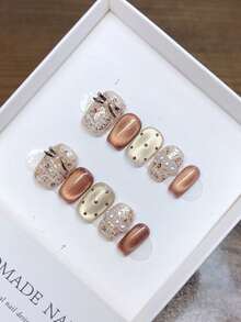 纯手工制作可佩戴美式方形指甲；手绘猫眼美甲，高品质气质简约设计美甲，秋季美甲，全覆盖假指甲，Y2K美甲，独特小众创意假指甲，日常美甲，可爱现代风格美甲，日常使用，可拆卸可重复使用。