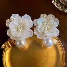 Seaside Vacation Style Pearl White Flower Earrings Light Luxury Niche Design Sense Stud Earrings Wedding Bridal Jewelry - 31#E6505 Silver Needle - Gold - View 3