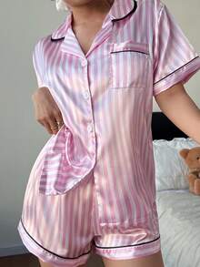 Dreamivo 女士睡衣套装，优雅条纹领印花 - 短袖纽扣领上衣和裤子，柔软缎面睡衣，可机洗，可外穿 - 黑與白 - 查看 5