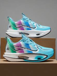 男女通用超轻专业马拉松跑鞋，内置碳板和缓震科技，透气低帮设计，荧光鞋面，缓震耐磨外底，适合四季训练、健身房、田径场和休闲运动，简约风格