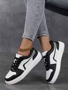 Novos Tênis de Skate Unissex de Sola Grossa, Estilo Coreano da Moda, Calçados Esportivos para Todas as Estações, Tênis Brancos Respiráveis e Estilosos, Tênis de Skate Planos, Tênis Versáteis - Preto e Branco - Visão 1