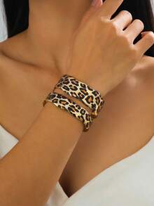 1pc Exquisite And Fashionable Wide Decorative Gold Bangle Suitable For Women's Evening Banquet/Party/Cocktail/Holiday Wear, Ideal Gift For Festivals - Gold Wide Bracelet - View 3