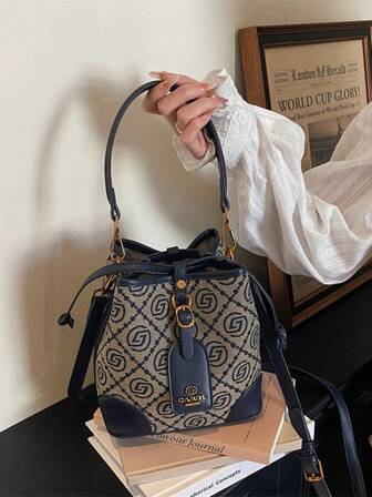 Jacquard Blue Bucket Bag, Versatile & Fashionable, Classic Handbag, 2026 New Design, Fashionable Shoulder & Crossbody Bag, Luxury Small Brand Tote Bag, Luxurious Ladies Handbag, Brand Shoulder & Handbag, Drawstring Bag, Burgundy Ladies Bag, Lightweight Shoulder & Crossbody Bag