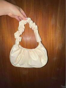 【云纹褶皱单肩包】| 合成革 | 磁扣开合，褶皱肩带 | 女士手提包 | 适合休闲或晚宴场合 | 时尚百搭 - 彩色 - 查看 3