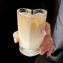 1个心形玻璃杯，6.76盎司，锤纹条纹设计，多用途，仅限手洗，适合盛装咖啡、鸡尾酒，适用于客厅、卧室、餐桌、情人节约会、葡萄酒，也可作为厨房和餐厅使用的爱心主题水杯。 - 彩色 - 查看 4