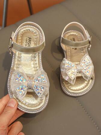 1 Pair Fashion Versatile Girls' Pearl & Rhinestone Bow Decor Cute Flat Sandals, Round Toe, Suitable For Daily Wear, Dancing, Outdoor, Sequin Decoration Closed Toe Princess Shoes, Spring & Autumn