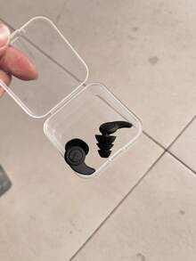 Noise Blocking Earplugs,Reusable Silicone Earplugs,Suitable For Swimming, Sleeping, Snoring, Study, Music Concerts, Outdoor Travel, Industrial Work, Waterproof And Soundproof, Comfortable Boy Valentine Heart Women's Valentine Canceling Earplugs,(Two Styles Will Be Randomly Dispatched)