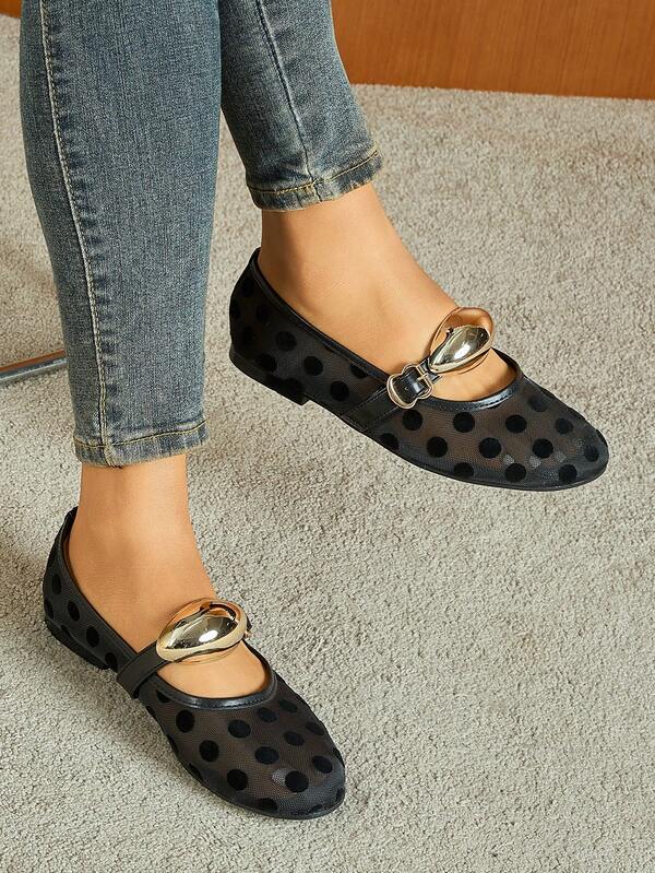 Chaussures Babies à boucle unique, respirantes et aérées. Chaussures de style ballerine à bout rond pour femmes