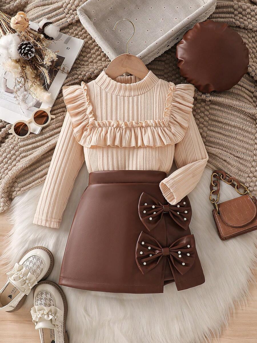 女童时尚休闲可爱套装：褶皱花卉丝绒T恤+蝴蝶结装饰保暖PU皮裙裤+棕色时尚PU皮帽 - 卡其色 - 查看 1