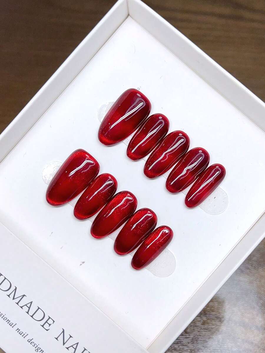Pure Handmade Wearable Nails With Short Oval Nail Shape, Hand-Painted Red Cat Eye Nails, High-Quality Simple Design Nails, Full Coverage Fake Nails, Y2K Nails, Unique And Niche Creative Fake Nails, Daily Nails, Cute Modern Style Nails, Daily Use, Detachable Wear And Reusable.