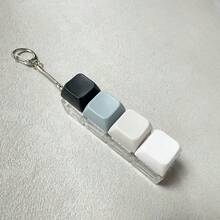 1个彩色键盘按键指尖玩具 - 静音/咔哒声，适合放松、办公室和图书馆使用，办公减压玩具 | 有趣的减压玩具，键盘钥匙扣指尖玩具，抗压/减压玩具