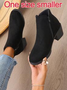 新品厚底黑色靴子、黑色高跟鞋、粗跟踝靴、百搭切尔西靴、时尚靴子、春秋女鞋、短靴