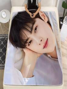 Che Eun-Woo Patterned Comfortable Flannel Blanket, Mixed Colors, Knitted Fabric, Polyester Fiber, Digital Printing, Stain-Resistant, Modern Style, Suitable For All Seasons. - 白色 - 查看 1