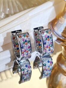 一对璀璨夺目的立方氧化锆耳环，适合女性佩戴，可作为结婚纪念日、订婚派对或情人节礼物。 - 銀色 - 查看 3