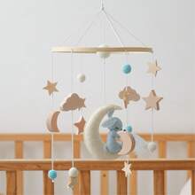 手工制作的婴儿绵羊和星月床铃，婴儿活动床，可爱的动物造型玩具，益智，提高手眼协调能力，预防近视，婴儿房装饰，混合颜色，新生儿摇铃玩具，亲子互动的最佳礼物，生日，圣诞节