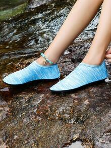 蓝色云朵花卉图案水鞋，男女皆宜的情侣沙滩度假风，适合涉水，柔软橡胶防滑鞋底，室内健身瑜伽鞋 - 藍色漸變 - 查看 8